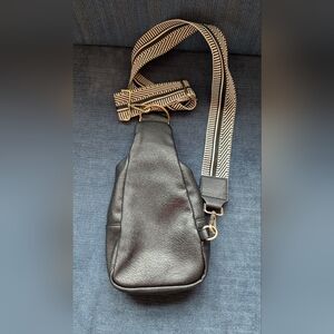 Anthropologie Urban Originals Women's Liberty Sling Crossbody Bag Black